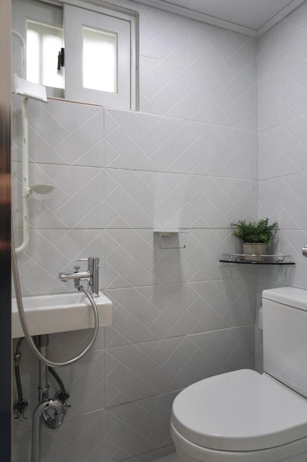 Mapo Rooftop Camping House Сеул Экстерьер фото